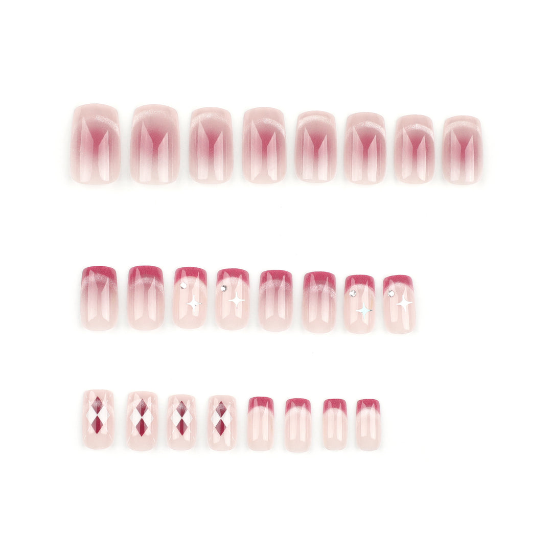 Glamouröse Nagelkunst mit Hochglanz-Effekt Karnz