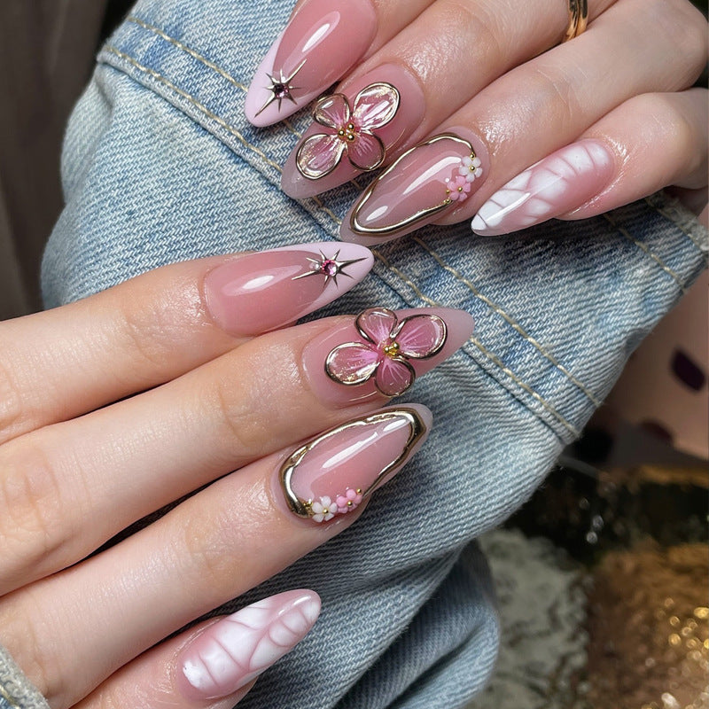 Dekoratives Florales Press-On Nagelkunst Set Karnz