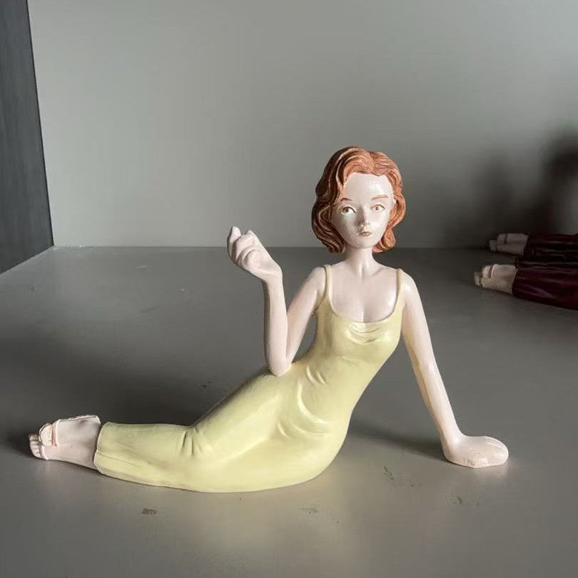 Dekorative Figur im Vintage-Stil Karnz