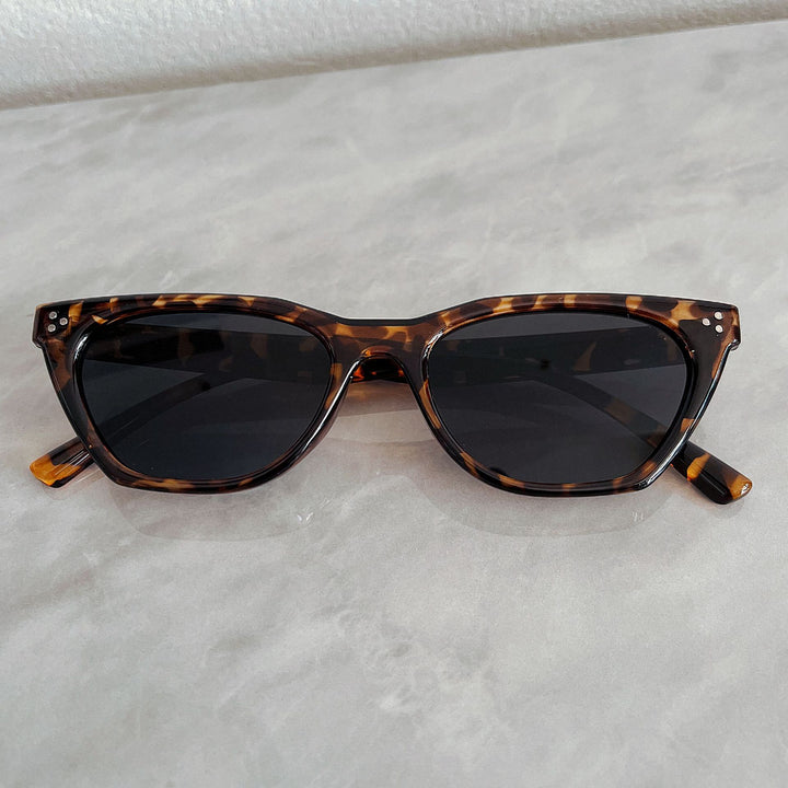 Damen modische Retro-Sonnenbrille mit elegantem Design Karnz