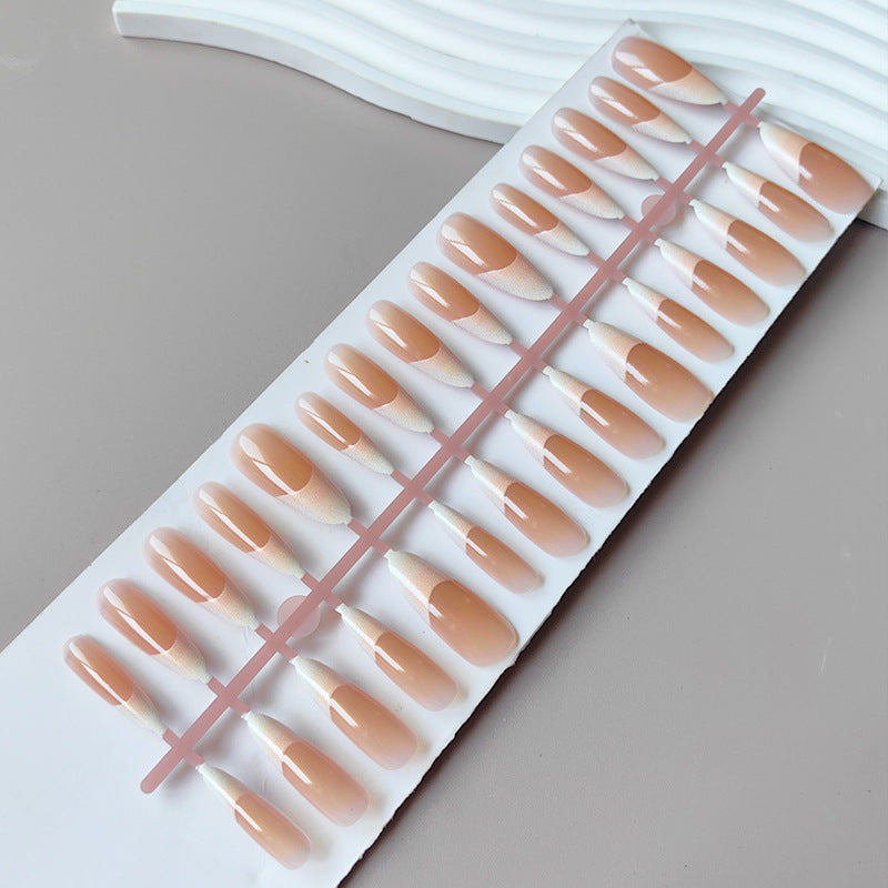 Kunstfingernägel Im Eleganten French-Tip Design Karnz