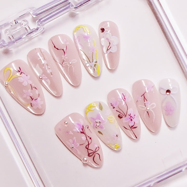 Blumenmuster Gel-Nagelkunst Karnz