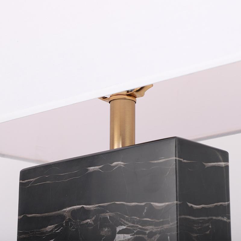 Geometrische moderne Tischlampe