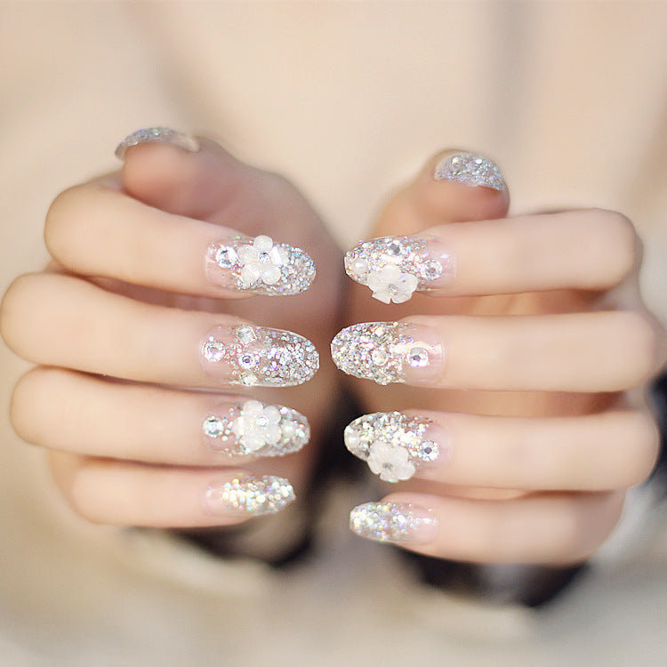Glamouröse dekorative Press-On Nagelkunst