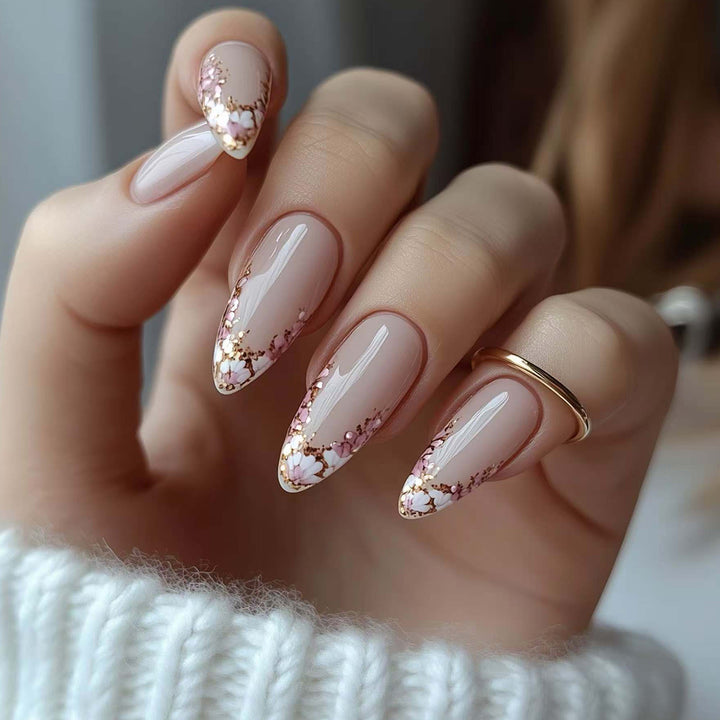 Blumenverzierte Stiletto Press-On Nägel Karnz