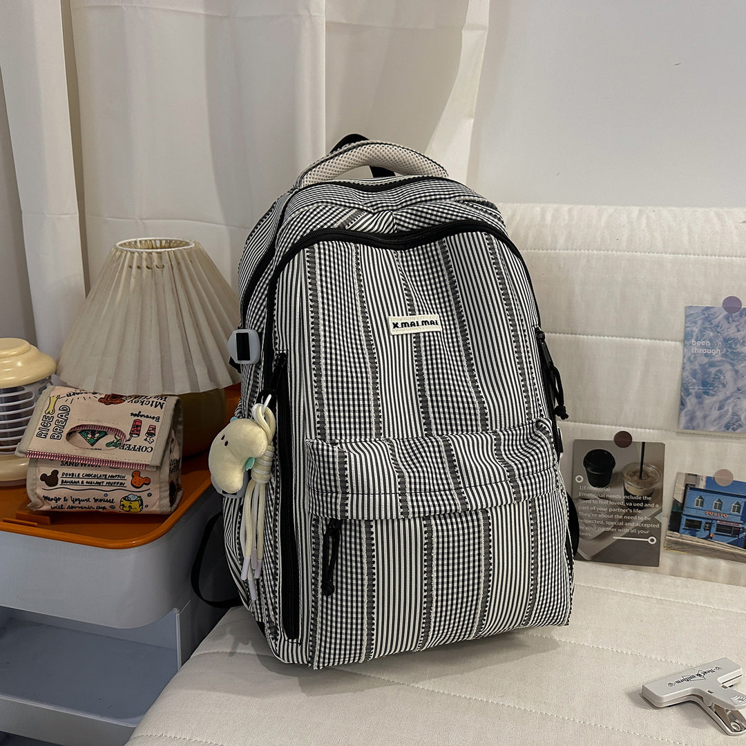 Moderner gestreifter Rucksack Karnz