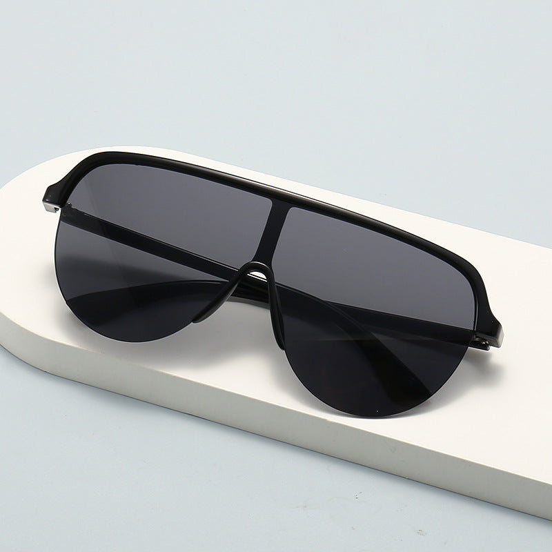 Damen sportliche Sonnenbrille im modernen Fliegerdesign Karnz