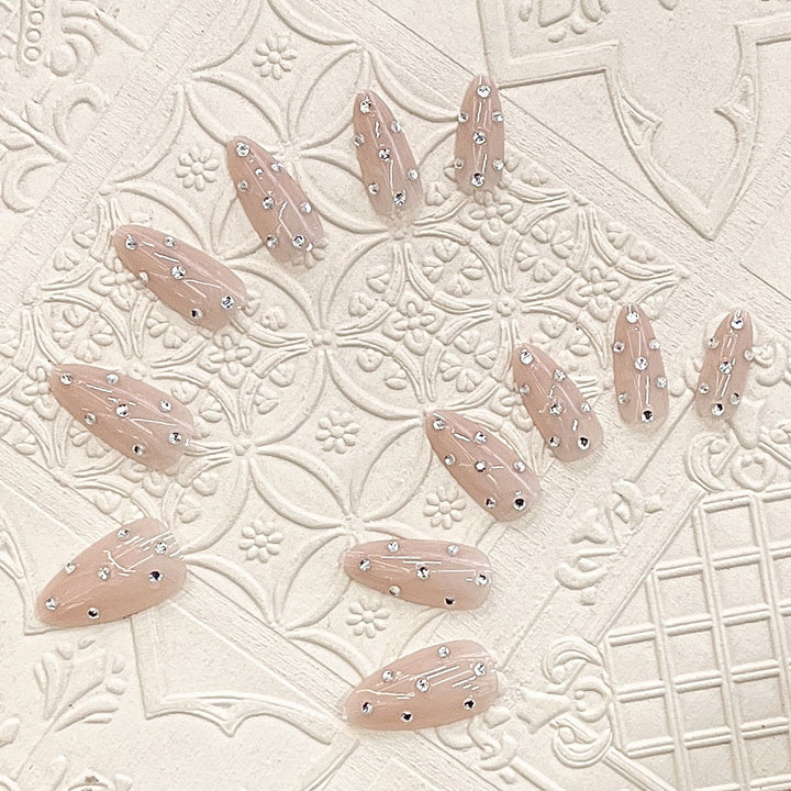 Dekorative Stiletto Press-On Nägel mit Strass-Akzenten Karnz