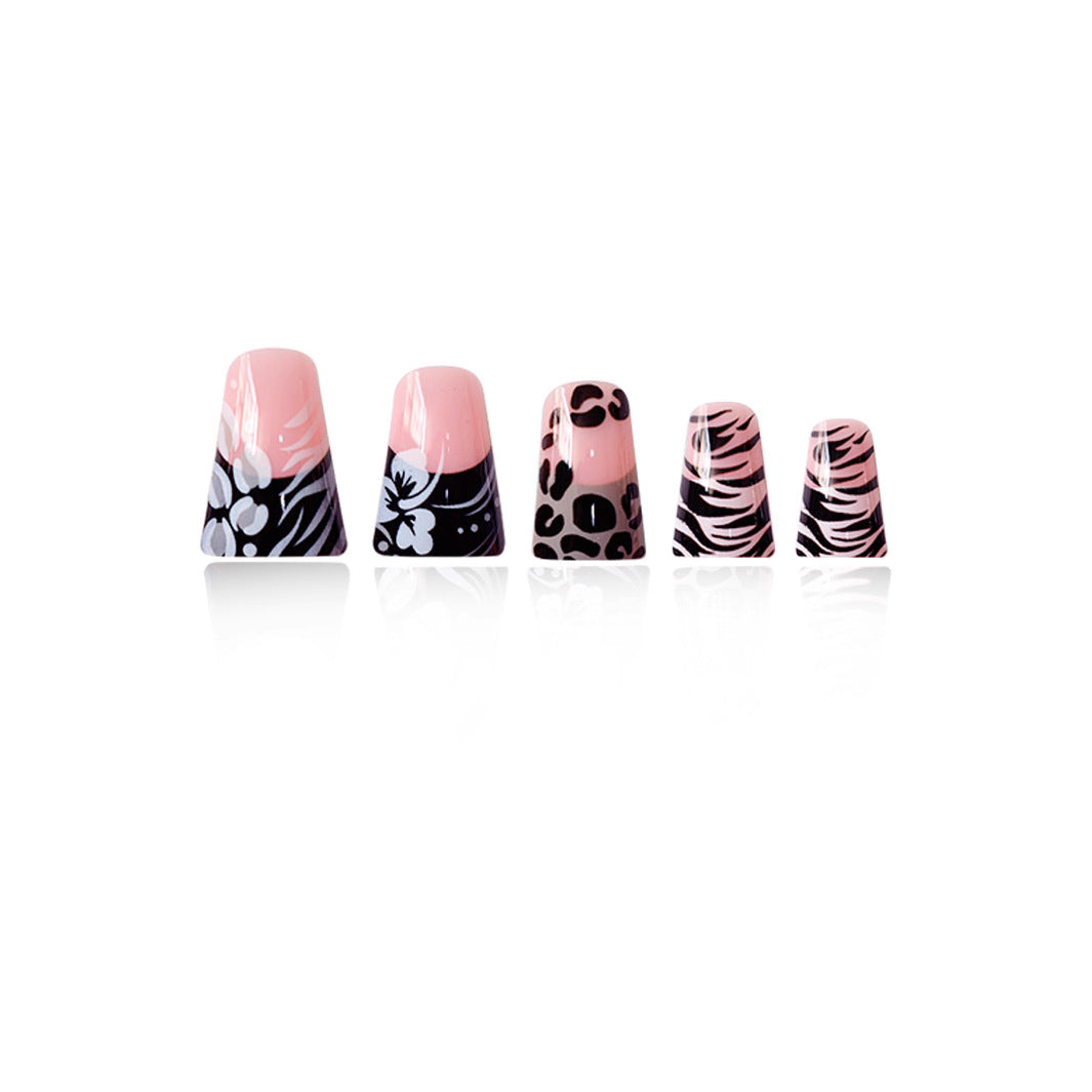 Künstlerische 3D-Blumen Press-On Nagelverlängerungen Karnz