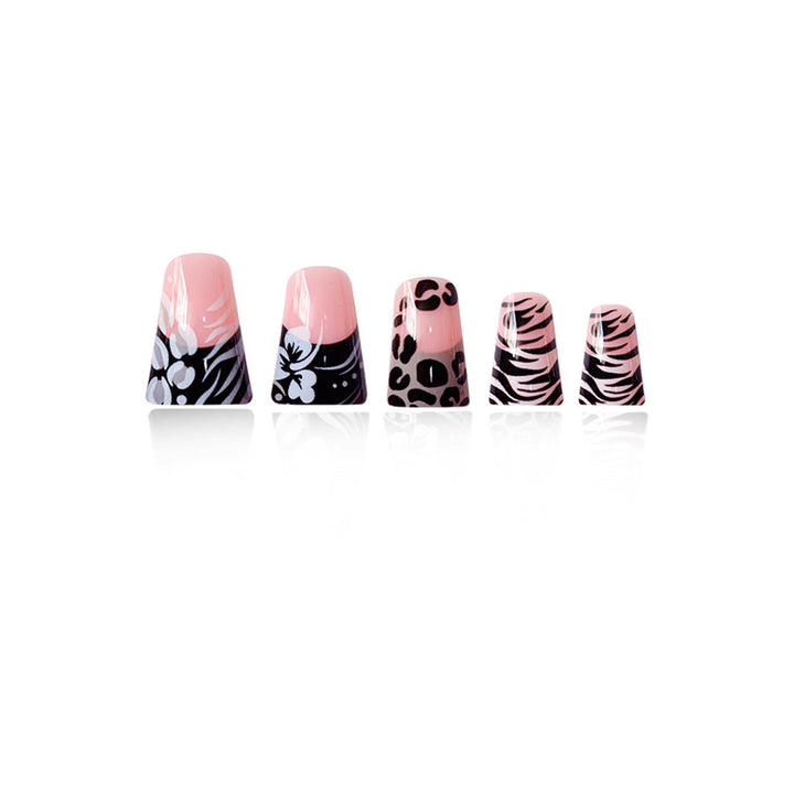 Künstlerische 3D-Blumen Press-On Nagelverlängerungen Karnz