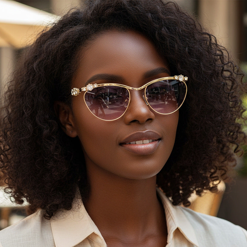 Damen Designer-Sonnenbrille mit funkelnden Details Karnz