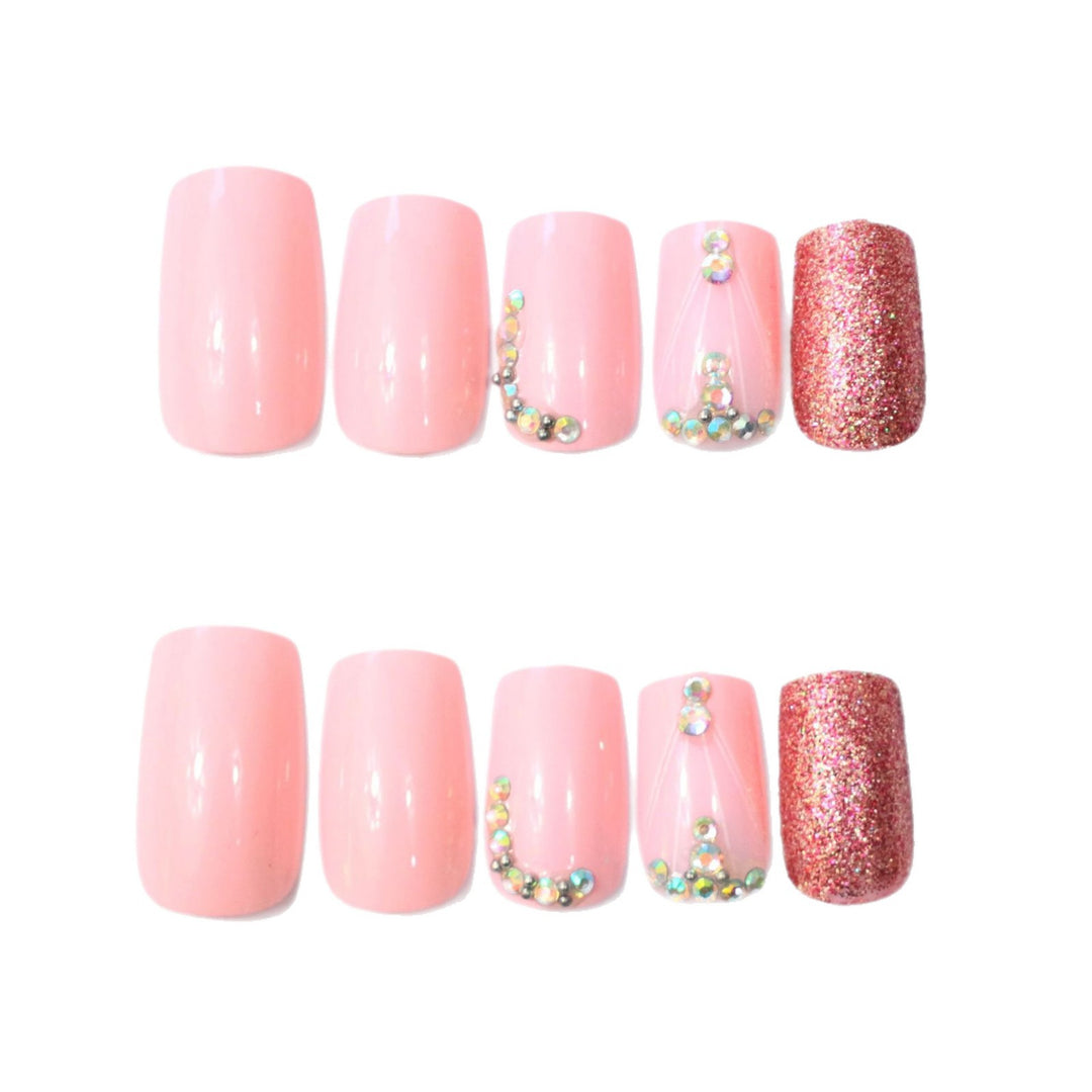 Dekorative Glitzernde Nagelkunst Karnz