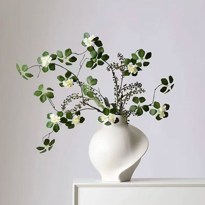 Künstlerische kurvenförmige dekorative Vase