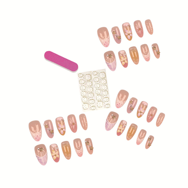 Dekoratives Press-On-Nagelset mit floralen Akzenten