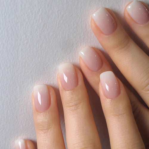 Trendige und Natürliche Nagelverlängerungen Karnz