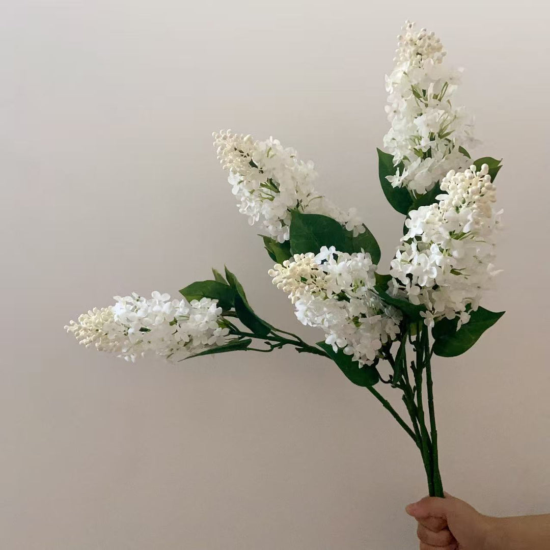Realistische Fliederblüte Stiel