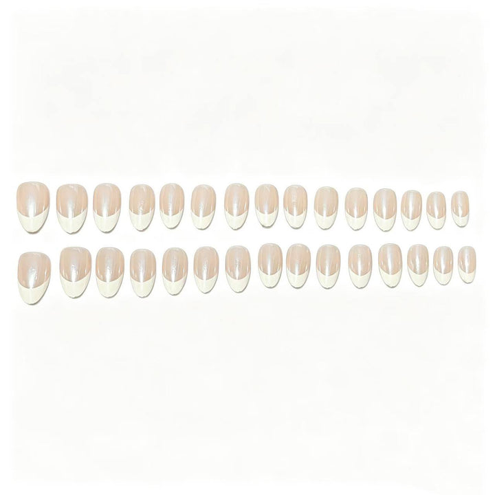 Elegantes French Tip Nagelkunstset Karnz