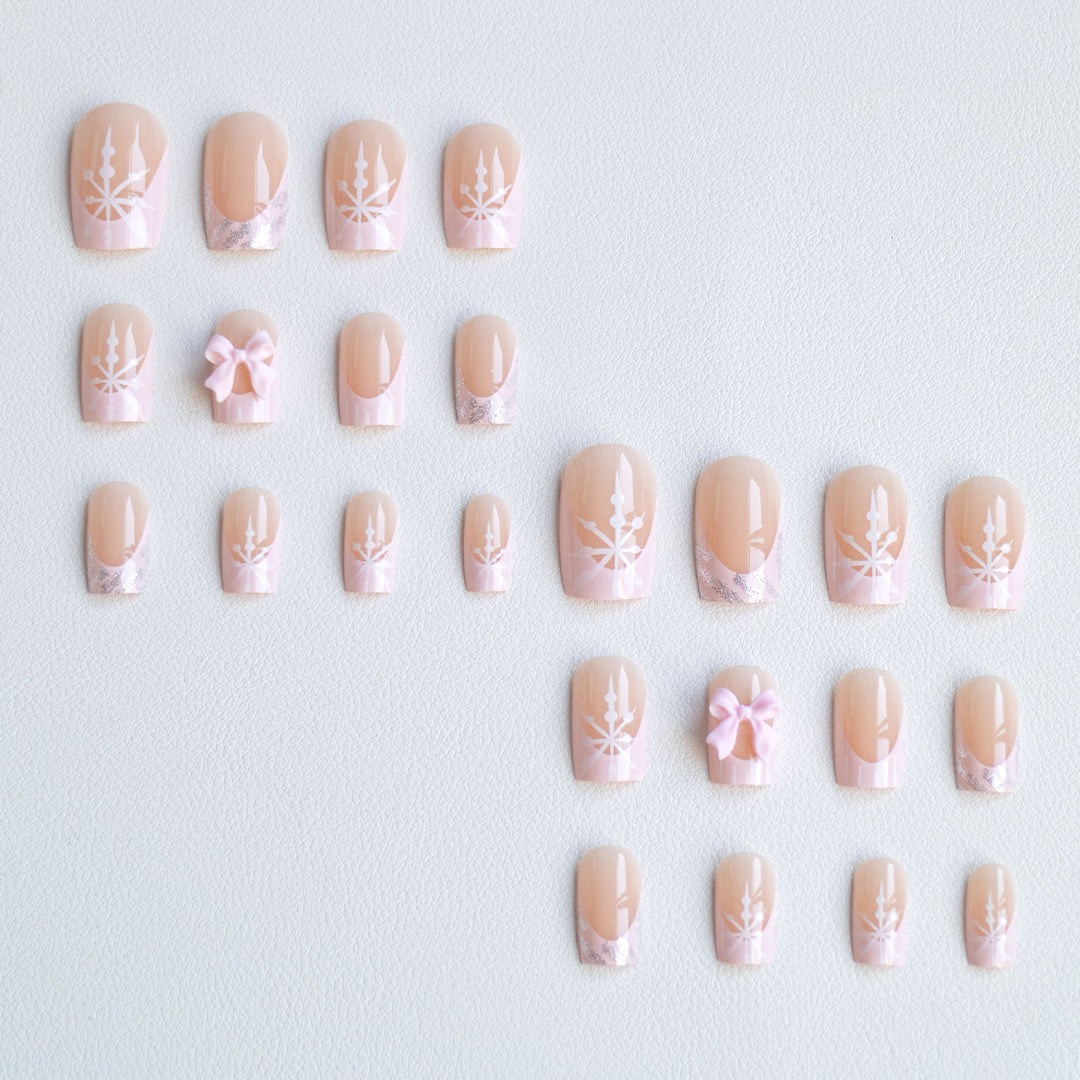 Künstlerisches zierliches florales Nageldesign-Kit
