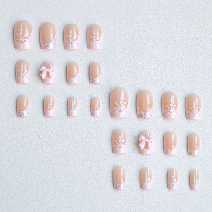 Künstlerisches zierliches florales Nageldesign-Kit