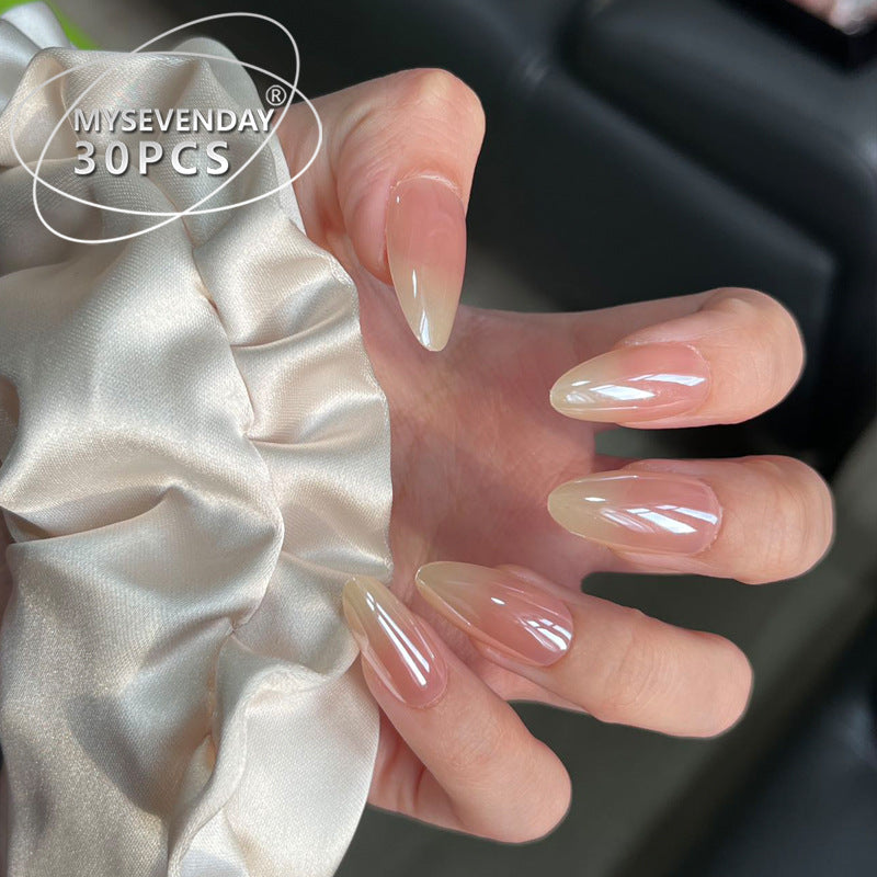Elegantes Stiletto Press-On-Nagelset mit natürlichem Ombre-Finish Karnz
