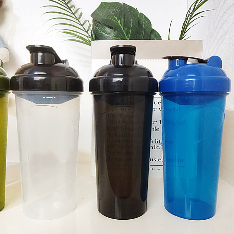 Unisex Shakerflasche im zeitlosen Design mit praktischer Ausgießöffnung Karnz
