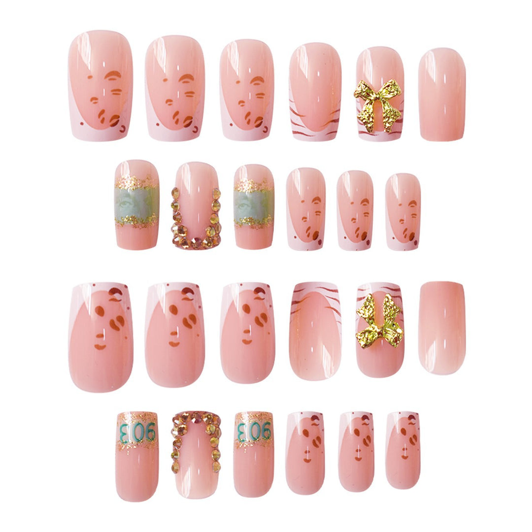 Dekorative Nagelkunst Karnz