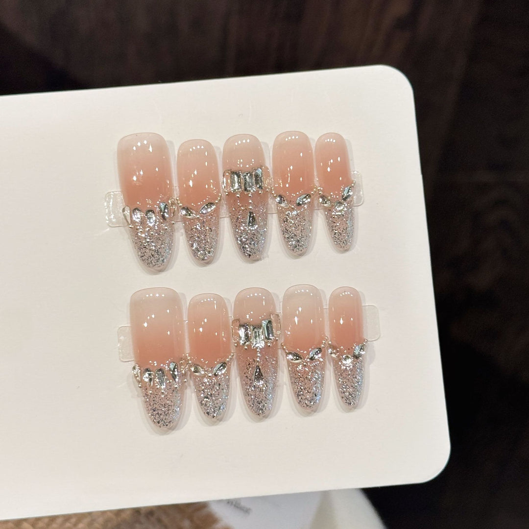Dekoratives Glitter Press-On-Nagelkunst-Set
