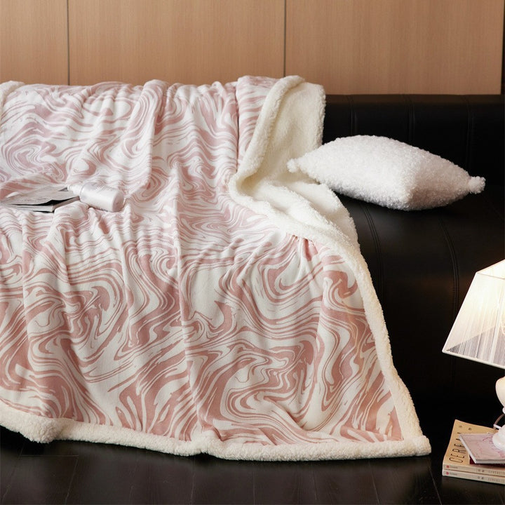 Kuschelige Wendedecke mit Struktur-Jacquard und Sherpa-Futter