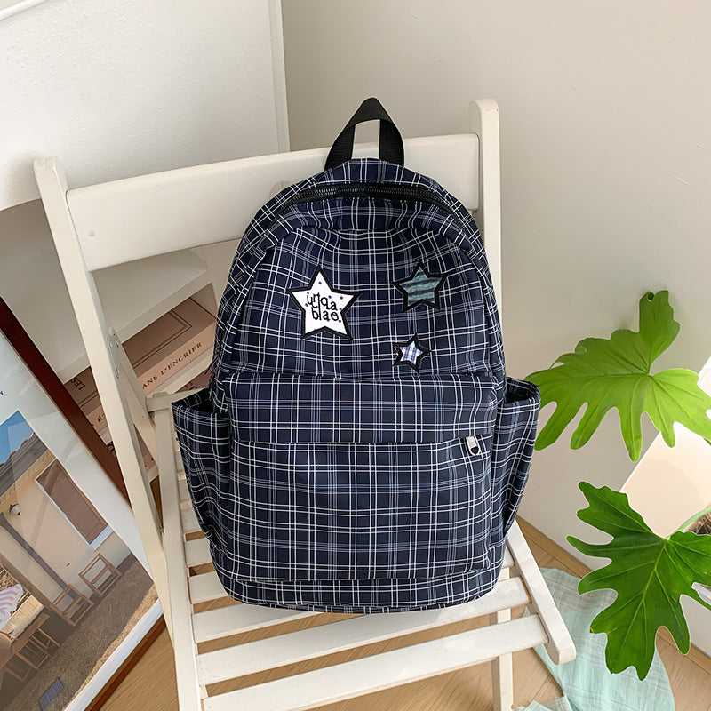 Stylischer praktischer Rucksack mit Karomuster Karnz