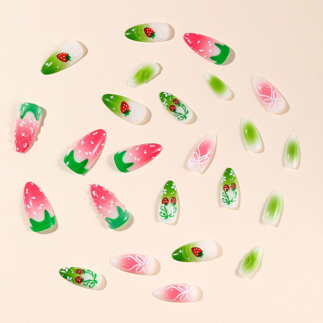 Kreatives, von Erdbeeren inspiriertes Nagelkunst-Set Karnz