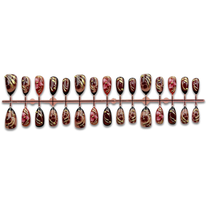 Elegante dekorative Nagelspitzen Karnz