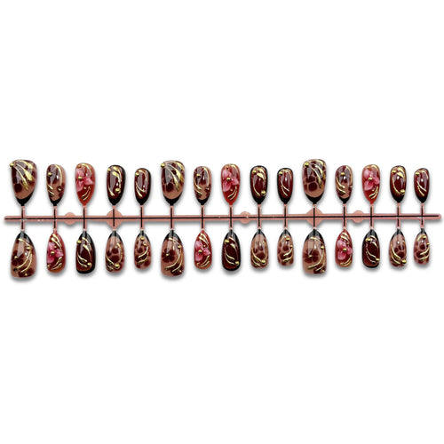 Elegante dekorative Nagelspitzen Karnz