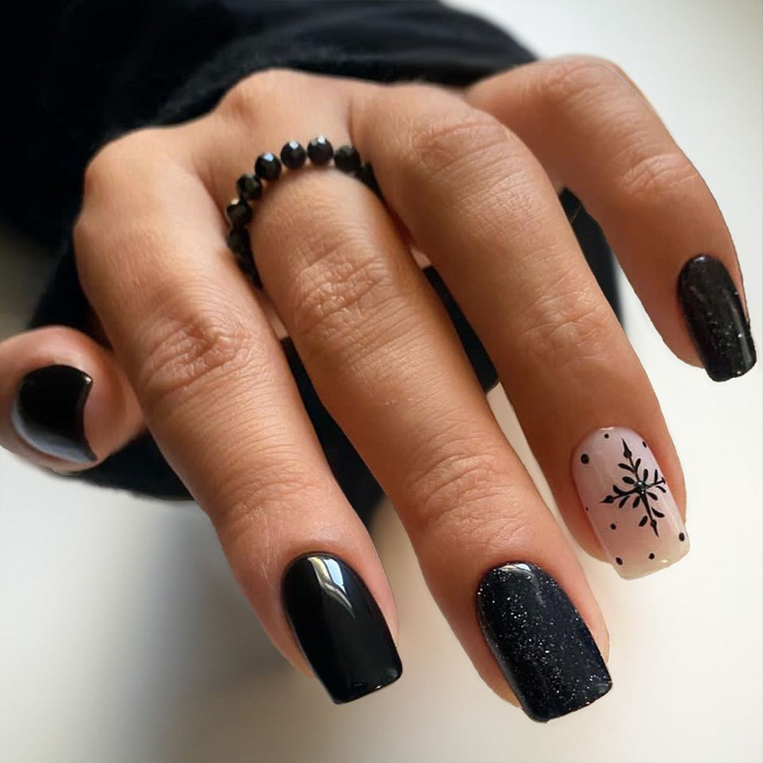 Dekoratives Press-On-Nagelkunst-Set mit elegantem Blumen- und Glitzermuster Karnz
