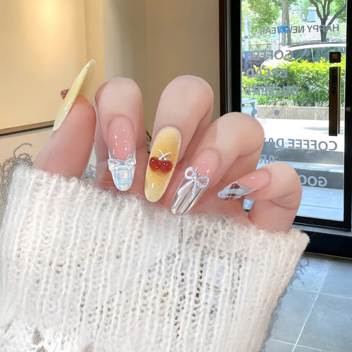Charmantes Charakter-inspiriertes Press-On Nagelkunst-Set Karnz