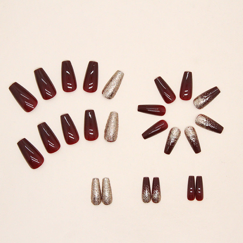 Elegantes Glitzerndes Nagelkunstdesign Karnz