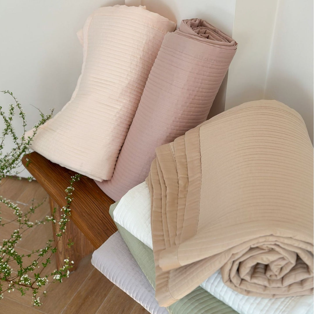 Gepatchtes Baumwoll-Bettüberwurf-Set mit Kissenbezügen