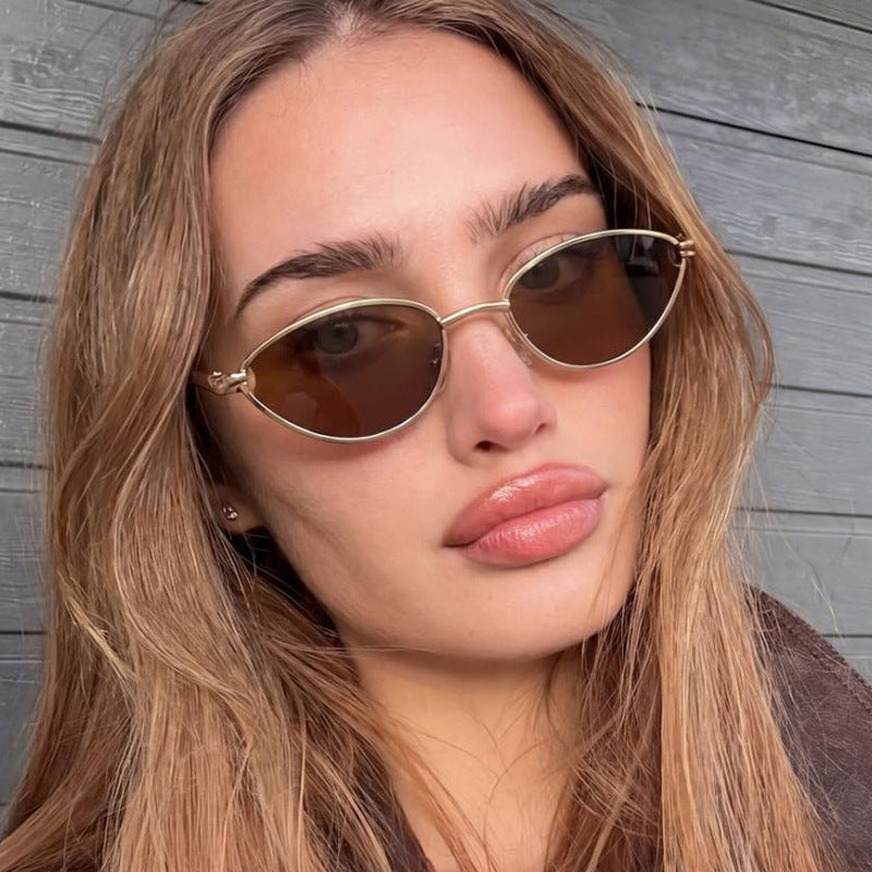 Damen Designer-Sonnenbrille mit elegantem Metallgestell und schützenden Gläsern Karnz