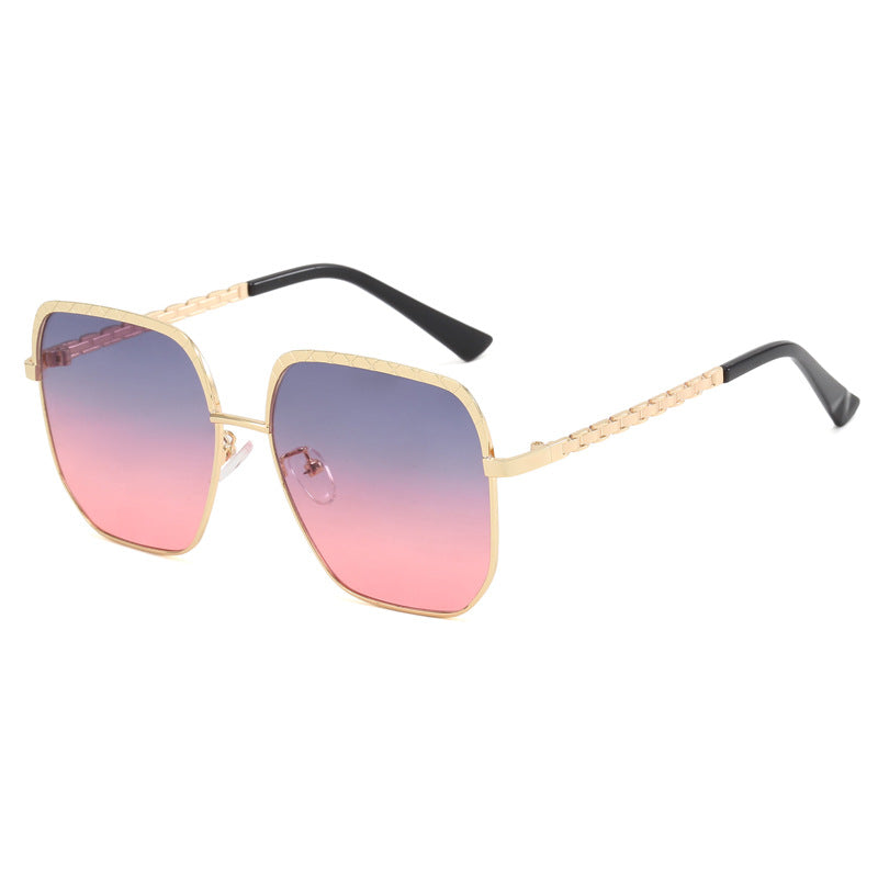 Damen modische Sonnenbrille mit quadratischem Rahmen und stilvollen Details Karnz