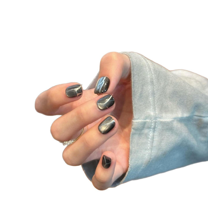 Kunstnagelset mit Modernem Geometrischen Design Karnz
