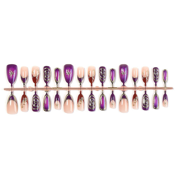 Kunstnagelset mit elegantem Schimmer-Design Karnz