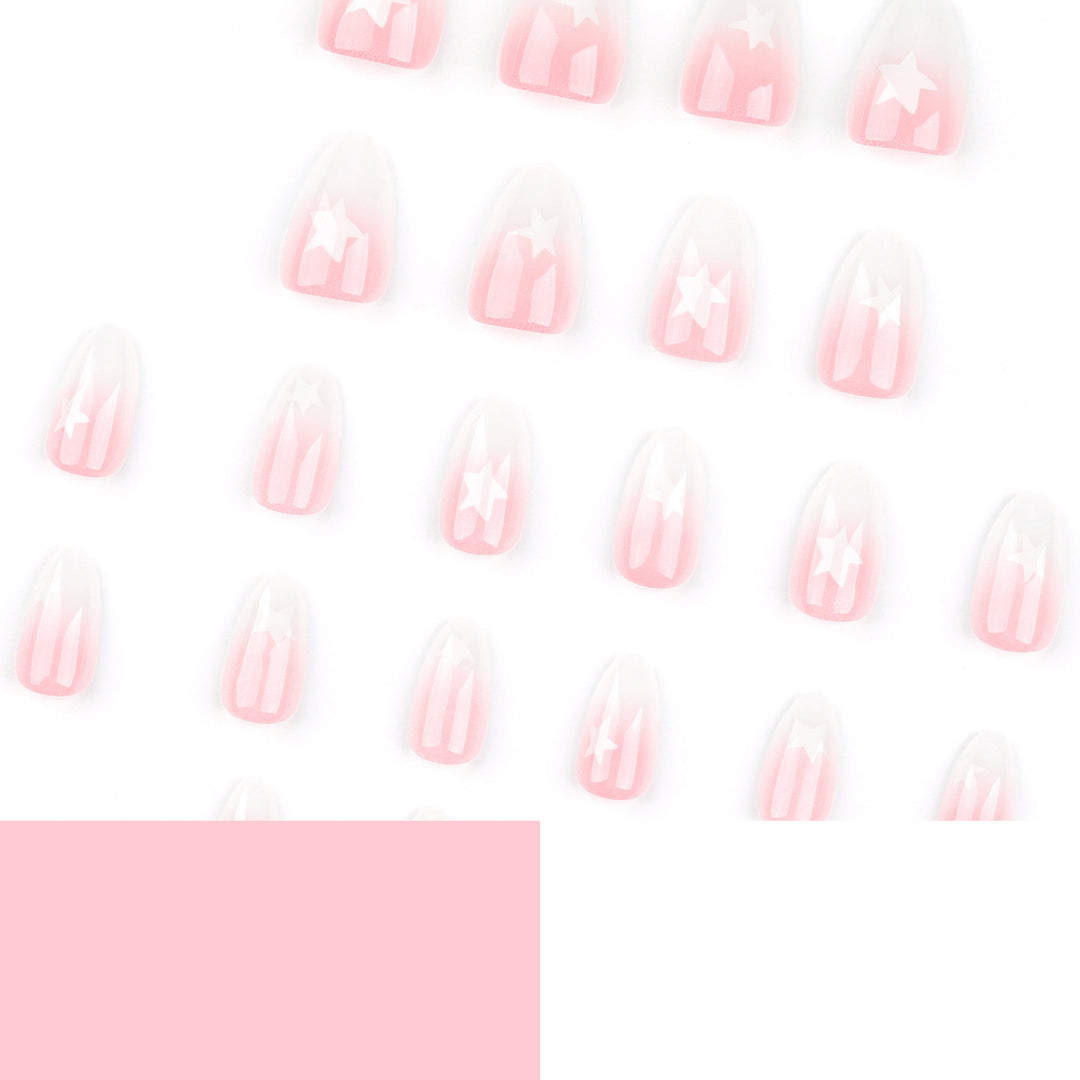 Kunstvolle Nagelkunst mit Sternenmotiv Karnz