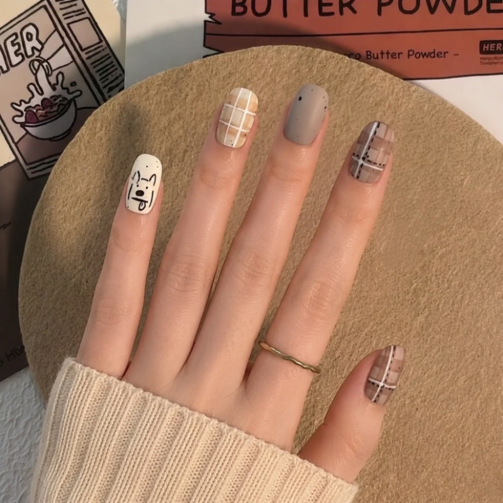 Künstlerisches Press-On-Nagelset mit einzigartigen Charakterdesigns Karnz