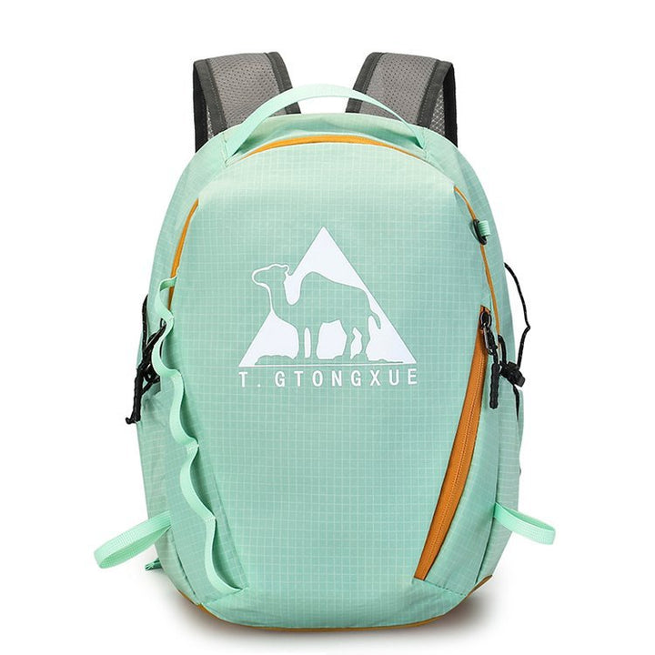 Abenteuerbereite Wandertagesrucksack