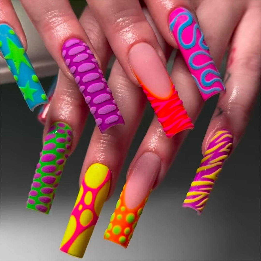 Kunstfingernägel mit Extravaganter Designvielfalt Karnz