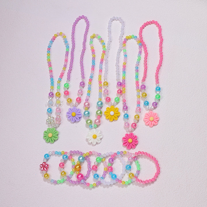 Verspieltes Schmuckset mit Blumenanhänger Karnz