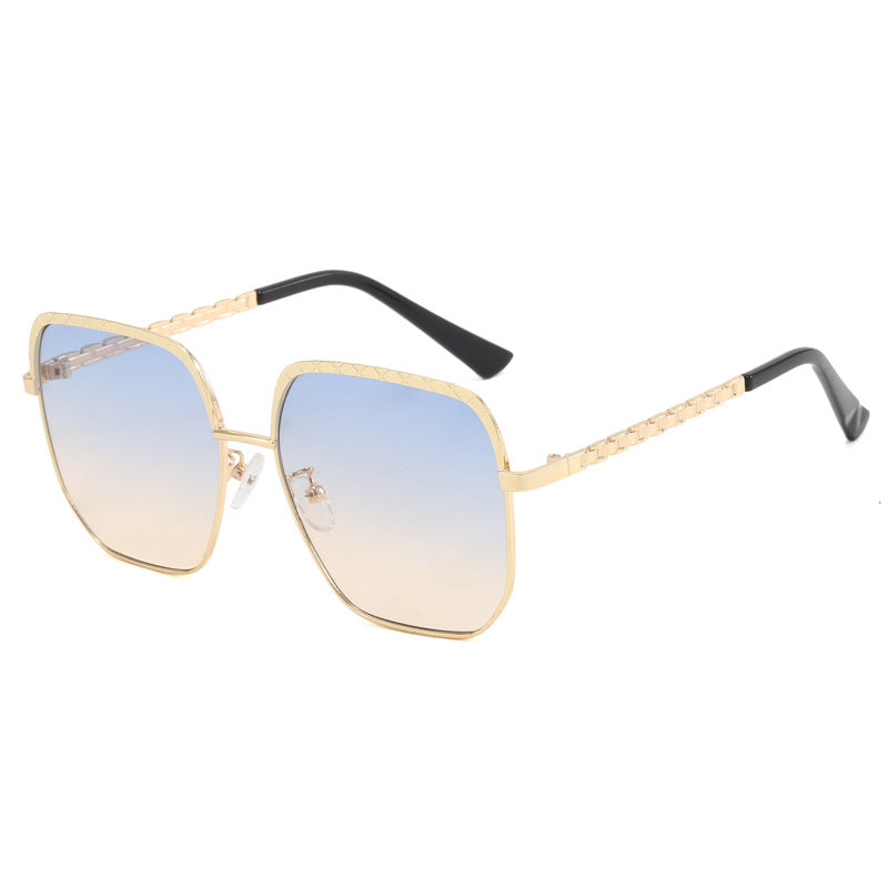 Damen modische Sonnenbrille mit quadratischem Rahmen und stilvollen Details Karnz