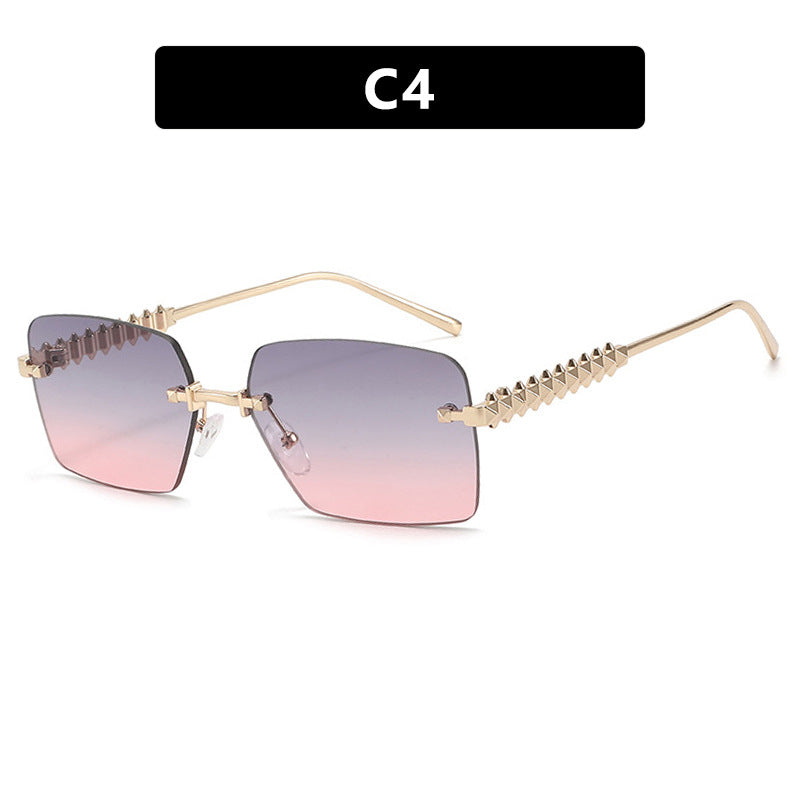 Damen modische Sonnenbrille mit einzigartigem und verzierendem Rahmen Karnz