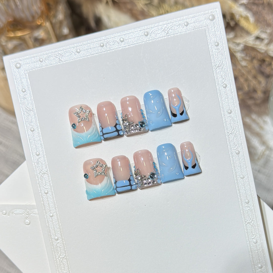 Dekoratives Press-On Nagelkunstset mit vom Ozean inspiriertem Design Karnz