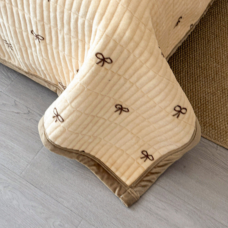 Gemütliche florale gestickte Decke