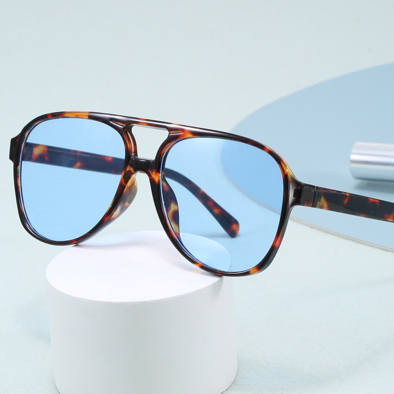 Damen Oversized Sonnenbrille mit sportlichem Design Karnz